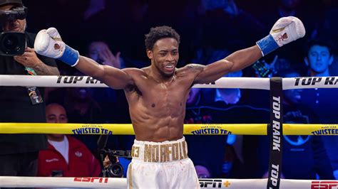 boxing fight tonight.